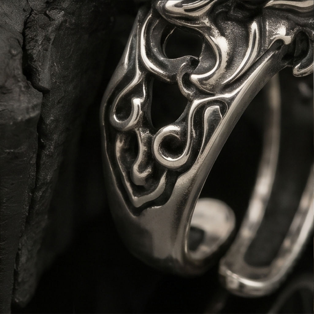 Yuuzo 925 Japan Dragon Claw Blue Stone Ring • Bold Gothic Adjustable Ring with Detailed Design for Statement Jewelry, Dark Style Outfit and Unisex Fashion
