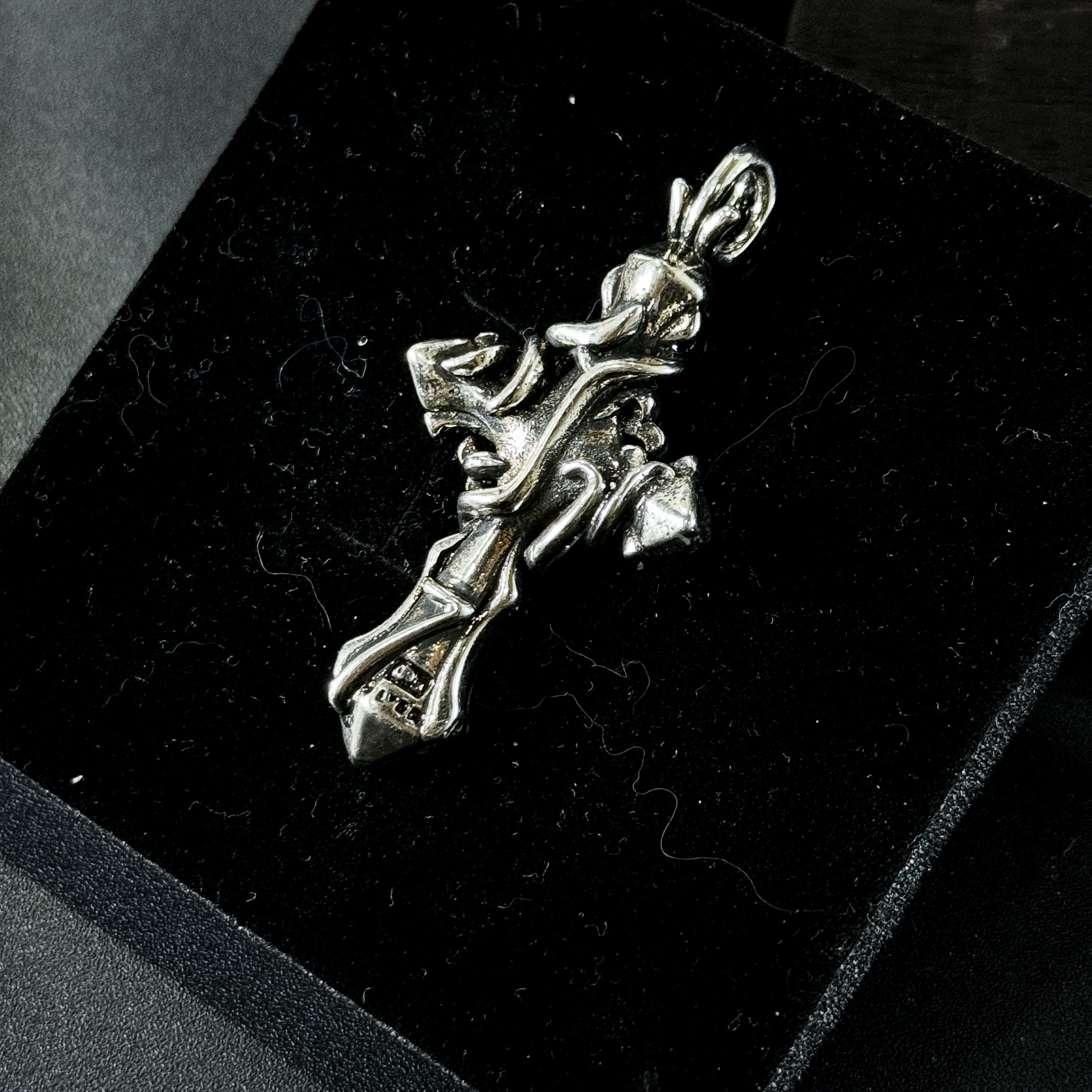 Yuuzo 925 Japan Thorn-Wrapped Cross Pendant • Dark Gothic Vintage Engraved Art Necklace for Men & Women