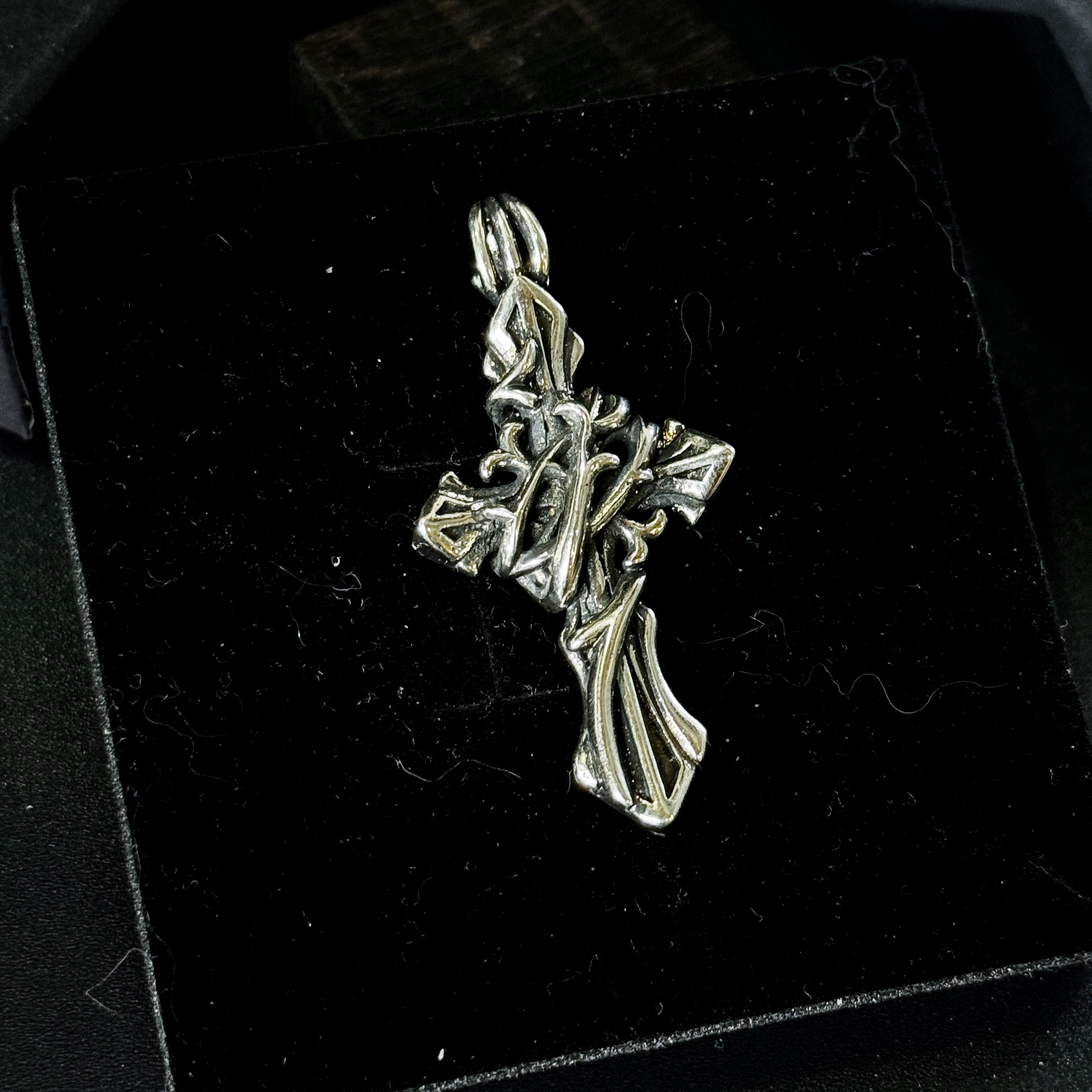 Yuuzo 925 Japan Thorn-Wrapped Cross Pendant • Dark Gothic Vintage Engraved Art Necklace for Men & Women
