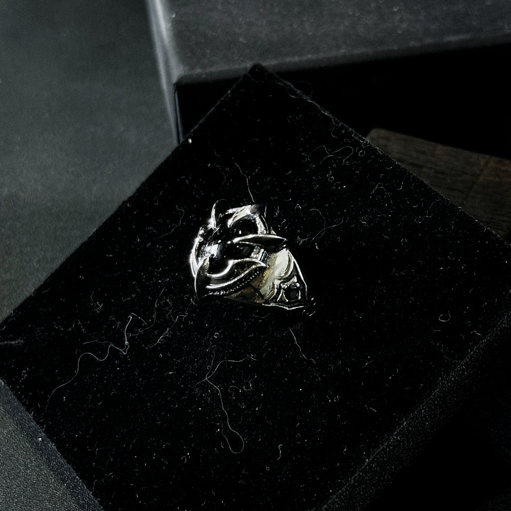 Yuuzo 925 Japan Eagle Claw Black Stone Ring • Dark Gothic Vintage Raptor-Inlaid Engraved Art Band for Men & Women