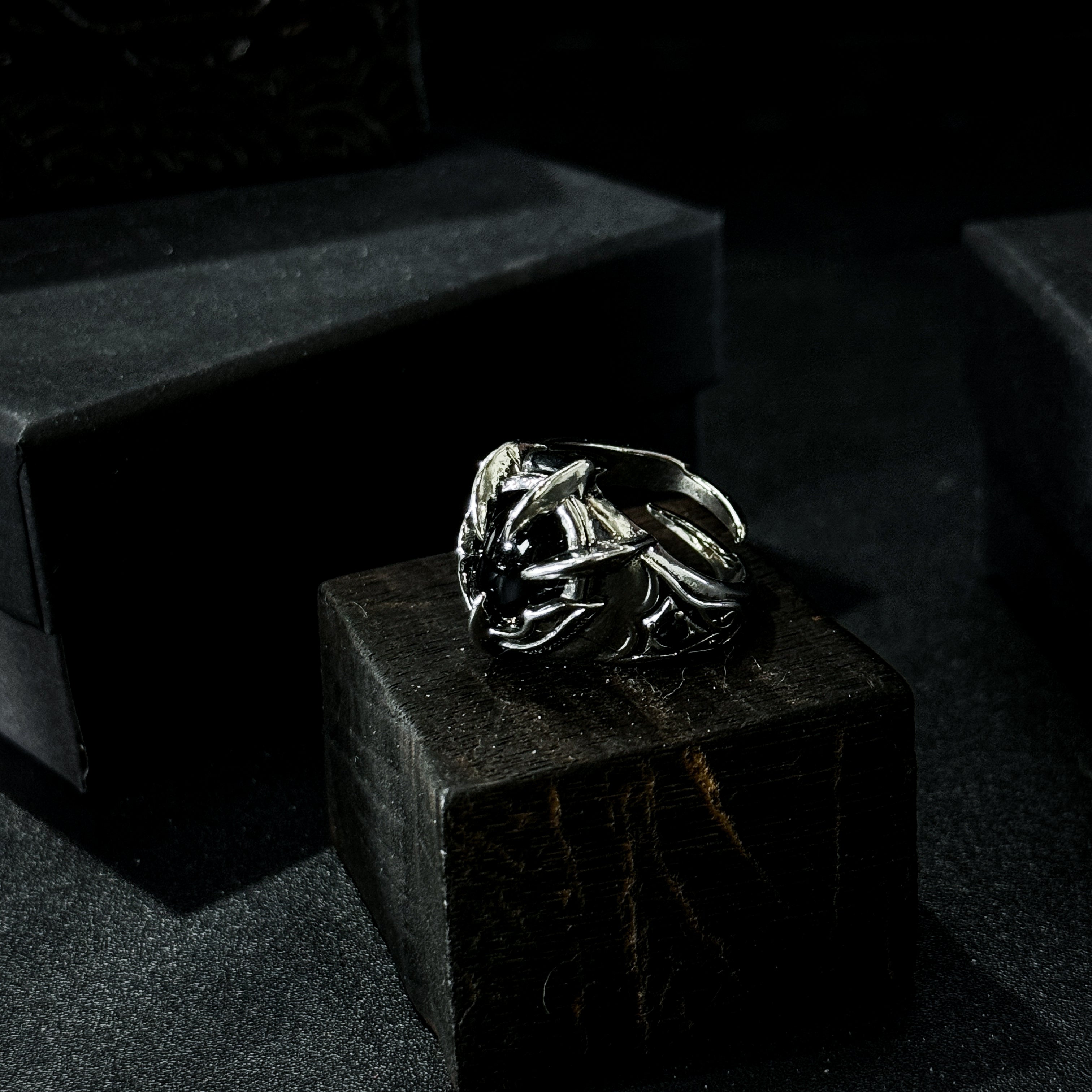 Yuuzo 925 Japan Eagle Claw Black Stone Ring • Dark Gothic Vintage Raptor-Inlaid Engraved Art Band for Men & Women