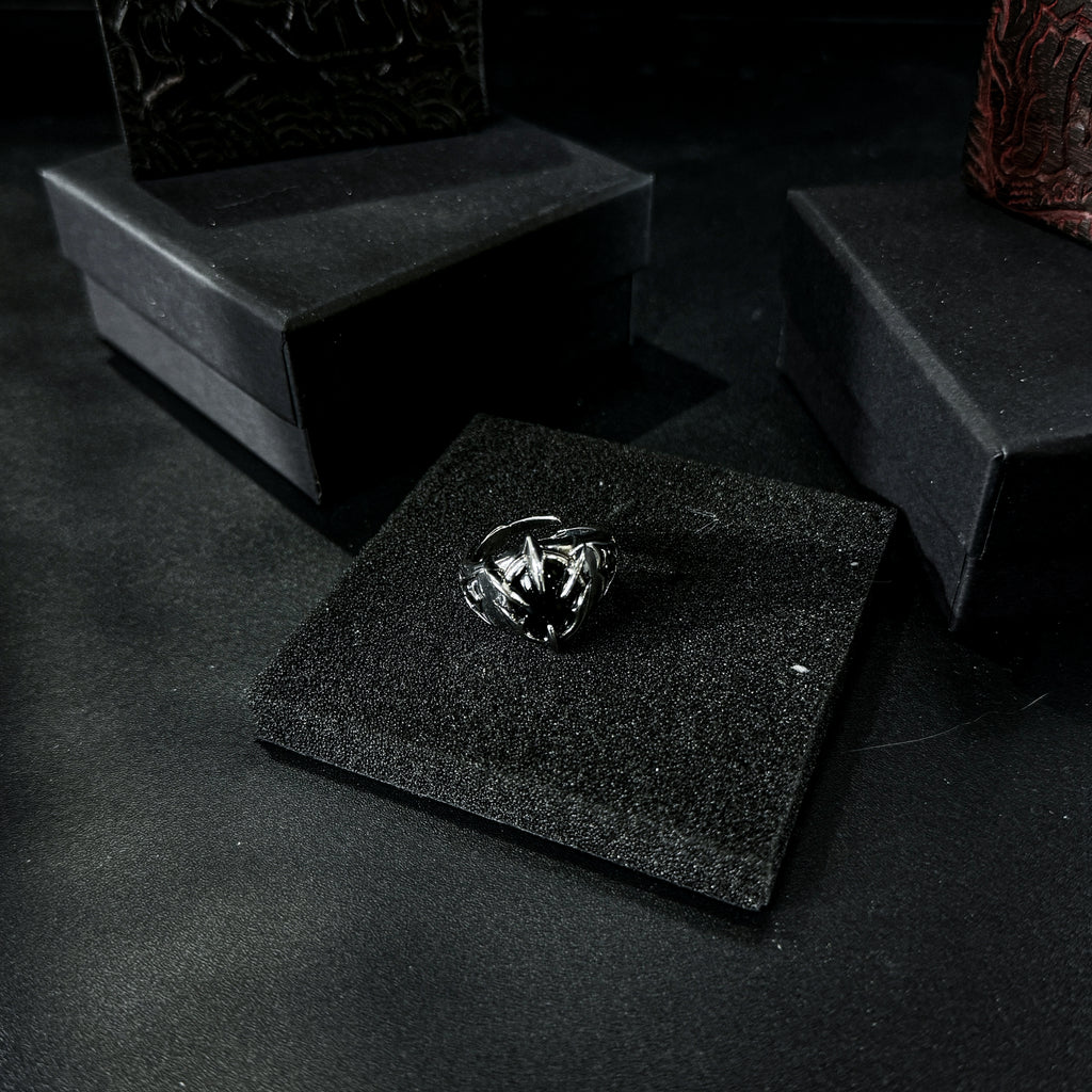 Yuuzo 925 Japan Eagle Claw Black Stone Ring • Dark Gothic Vintage Raptor-Inlaid Engraved Art Band for Men & Women