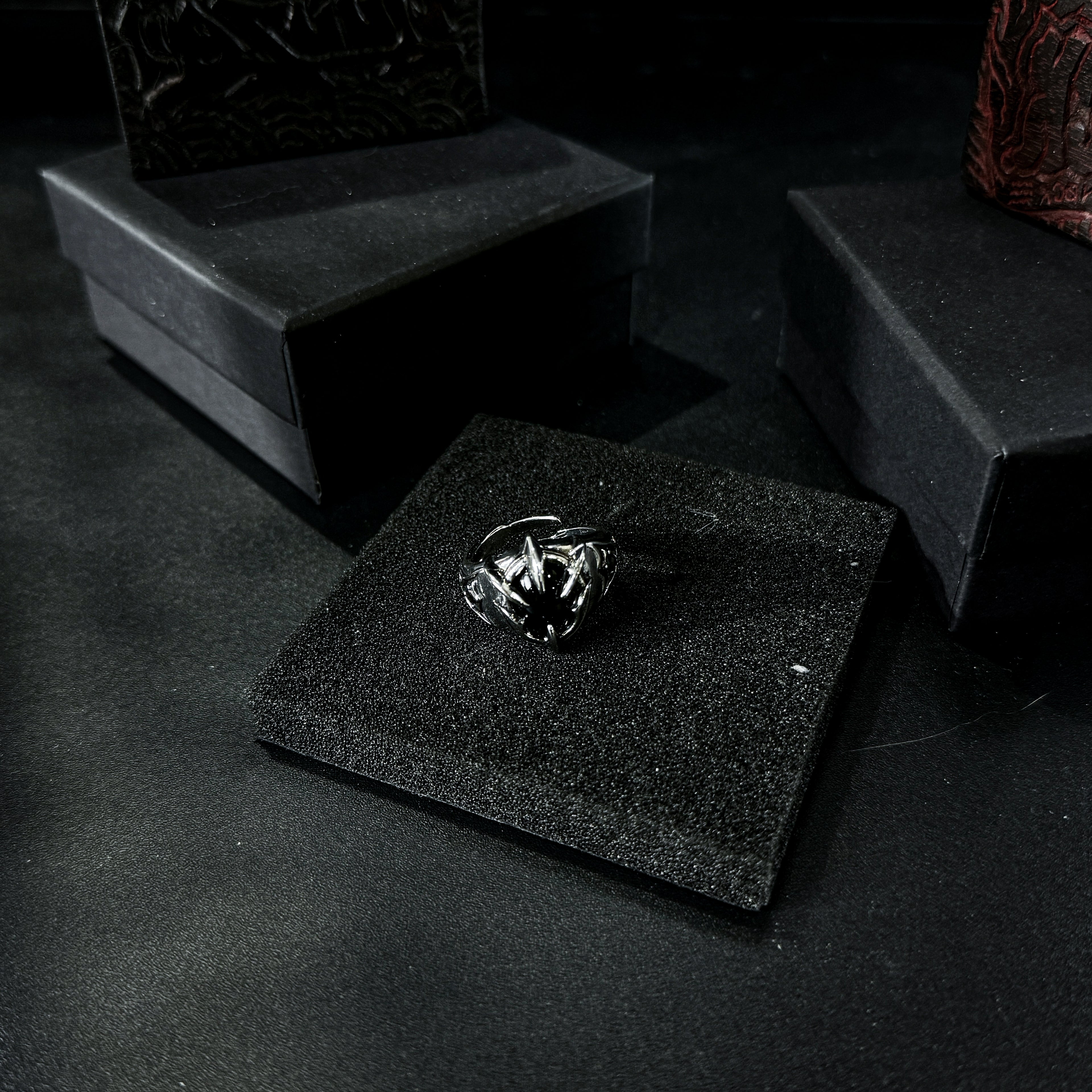 Yuuzo 925 Japan Eagle Claw Black Stone Ring • Dark Gothic Vintage Raptor-Inlaid Engraved Art Band for Men & Women