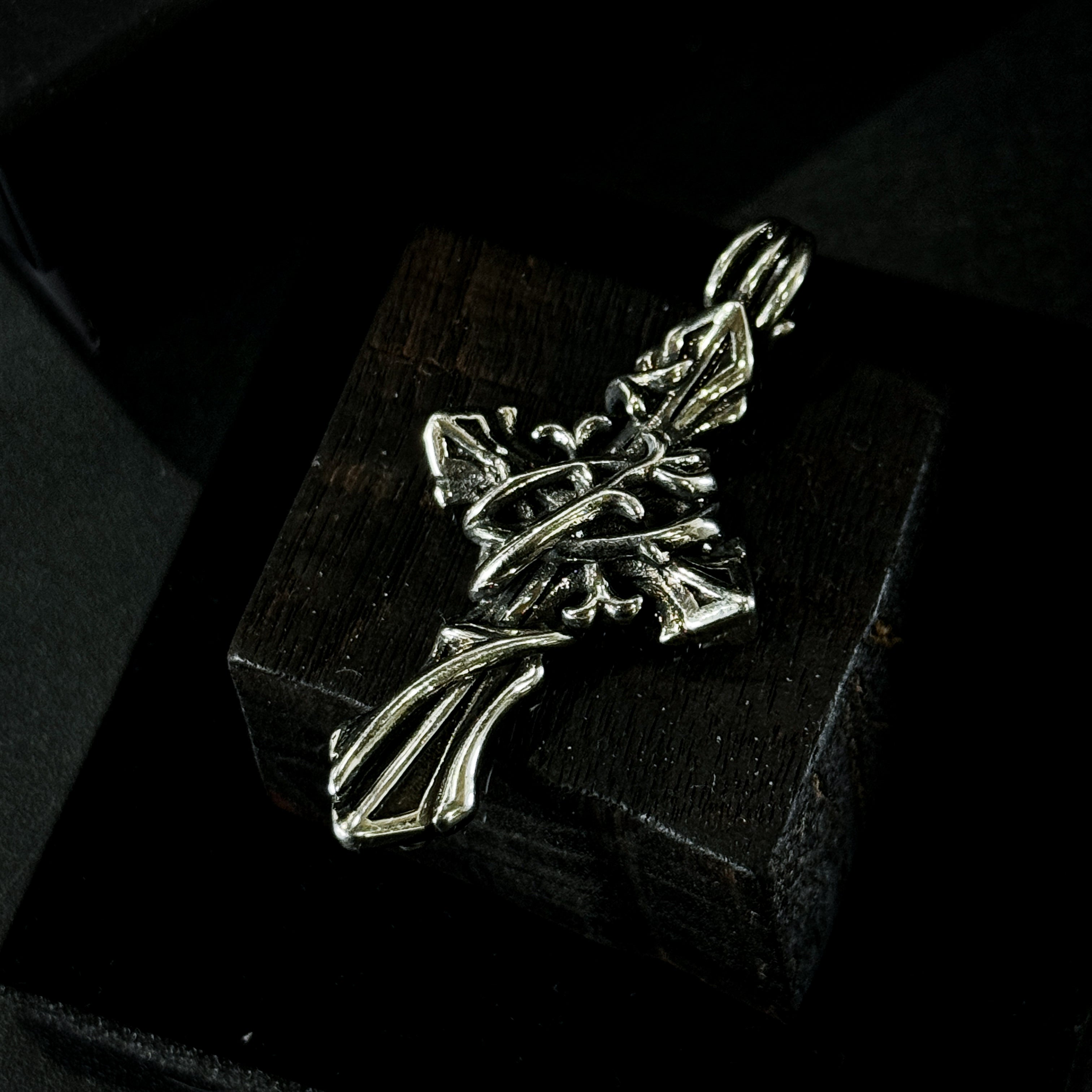 Yuuzo 925 Japan Thorn-Wrapped Cross Pendant • Dark Gothic Vintage Engraved Art Necklace for Men & Women