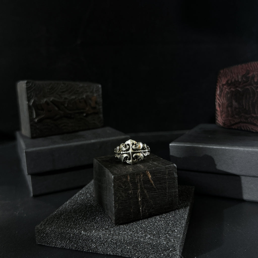 Yuuzo 925 Japan Gothic Dark Tentacle Ring • Vintage Octopus-Inspired Cross Engraved Art Band for Men & Women