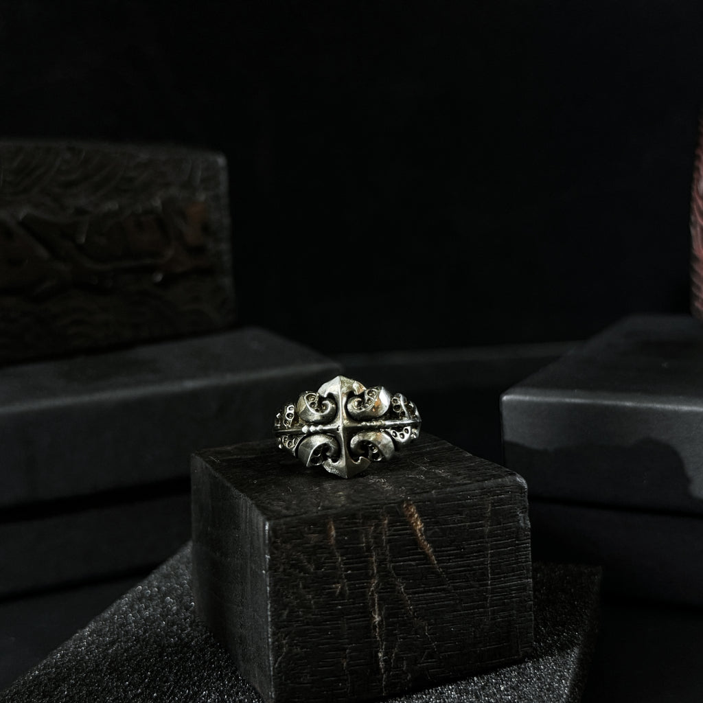 Yuuzo 925 Japan Gothic Dark Tentacle Ring • Vintage Octopus-Inspired Cross Engraved Art Band for Men & Women