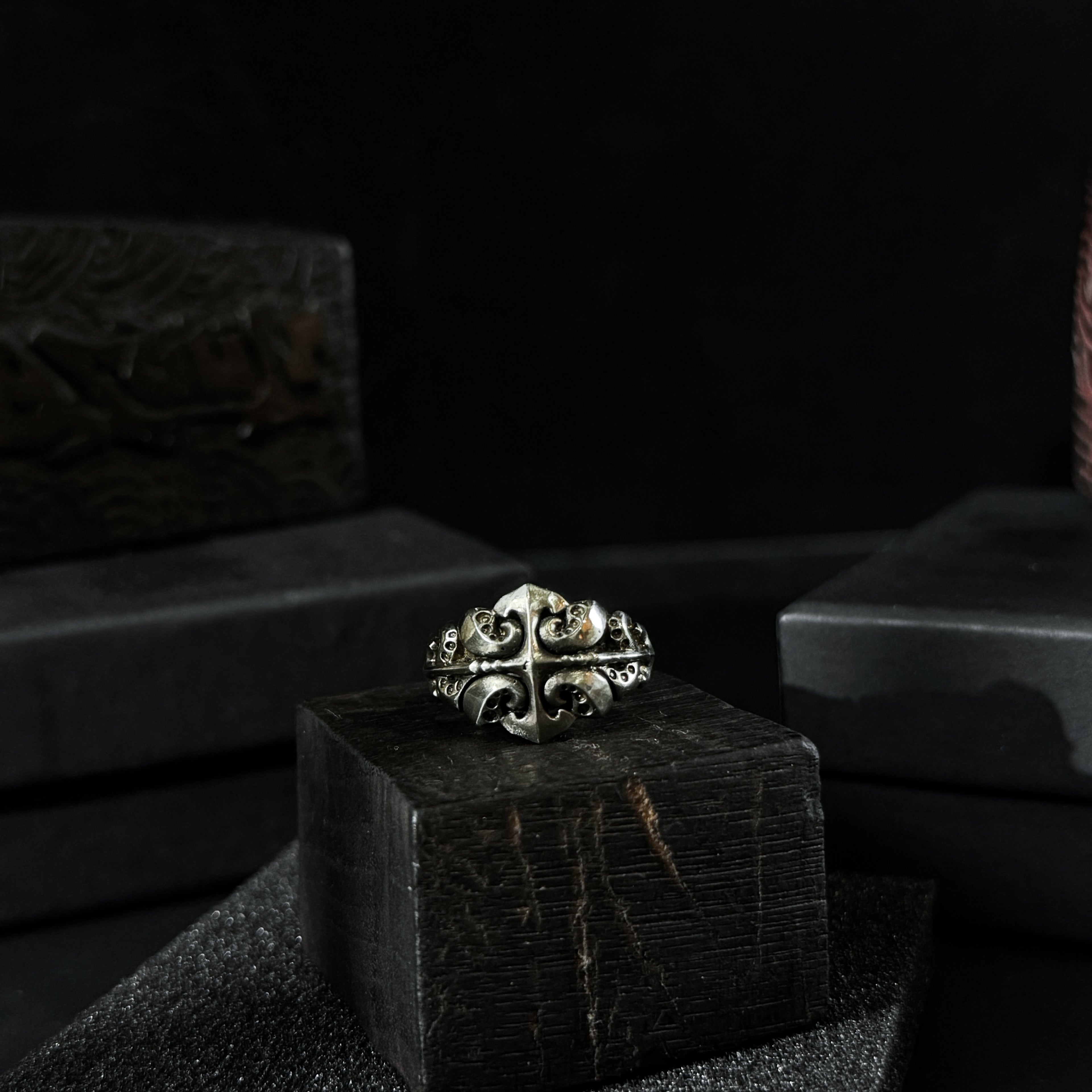 Yuuzo 925 Japan Gothic Dark Tentacle Ring • Vintage Octopus-Inspired Cross Engraved Art Band for Men & Women