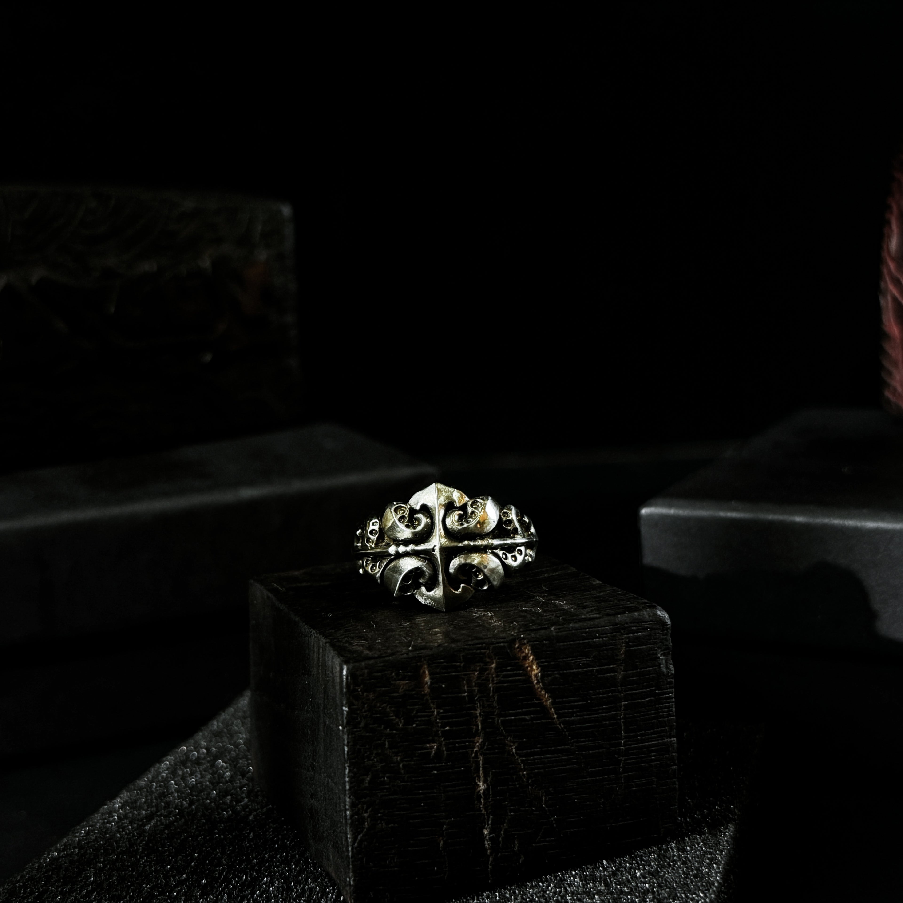 Yuuzo 925 Japan Gothic Dark Tentacle Ring • Vintage Octopus-Inspired Cross Engraved Art Band for Men & Women