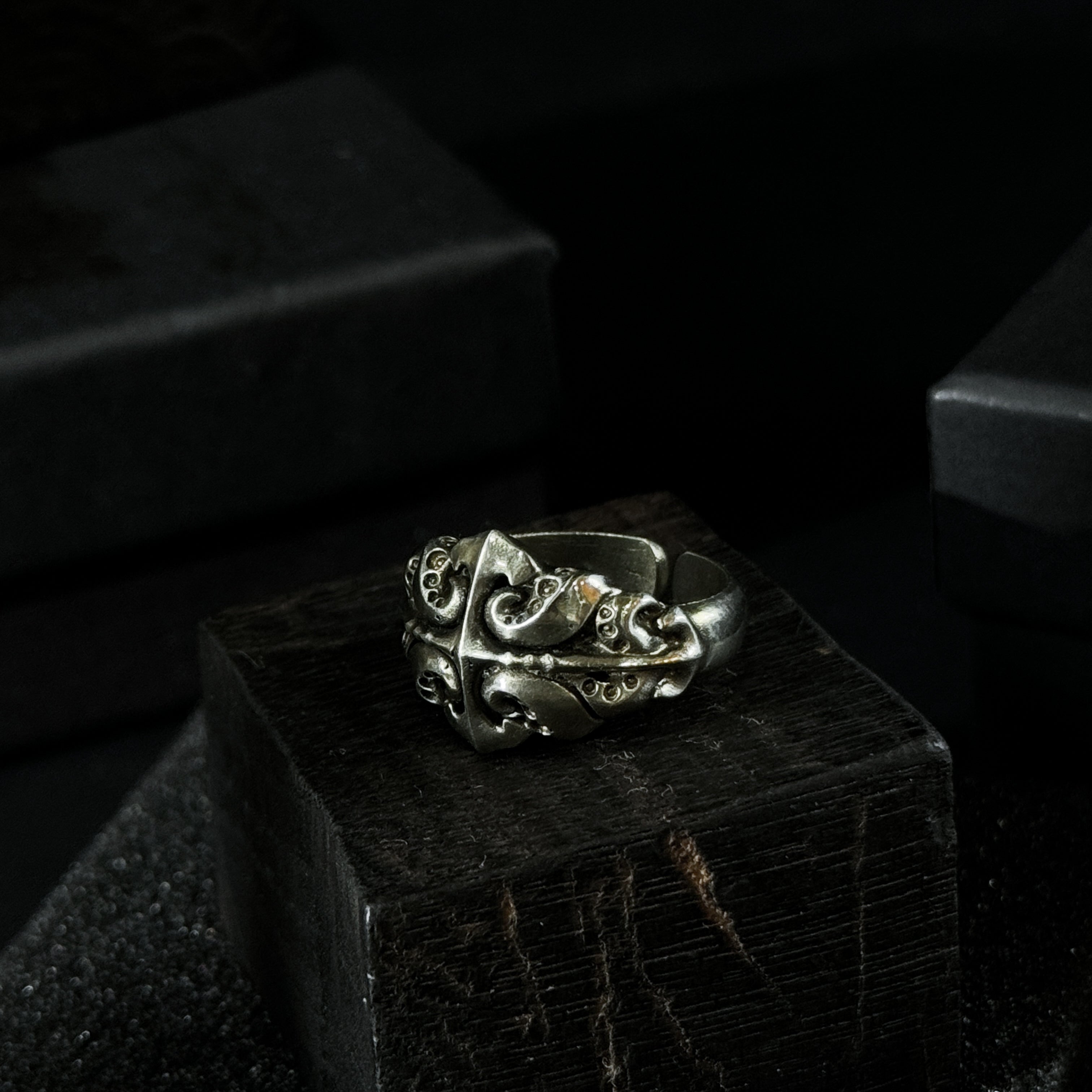 Yuuzo 925 Japan Gothic Dark Tentacle Ring • Vintage Octopus-Inspired Cross Engraved Art Band for Men & Women