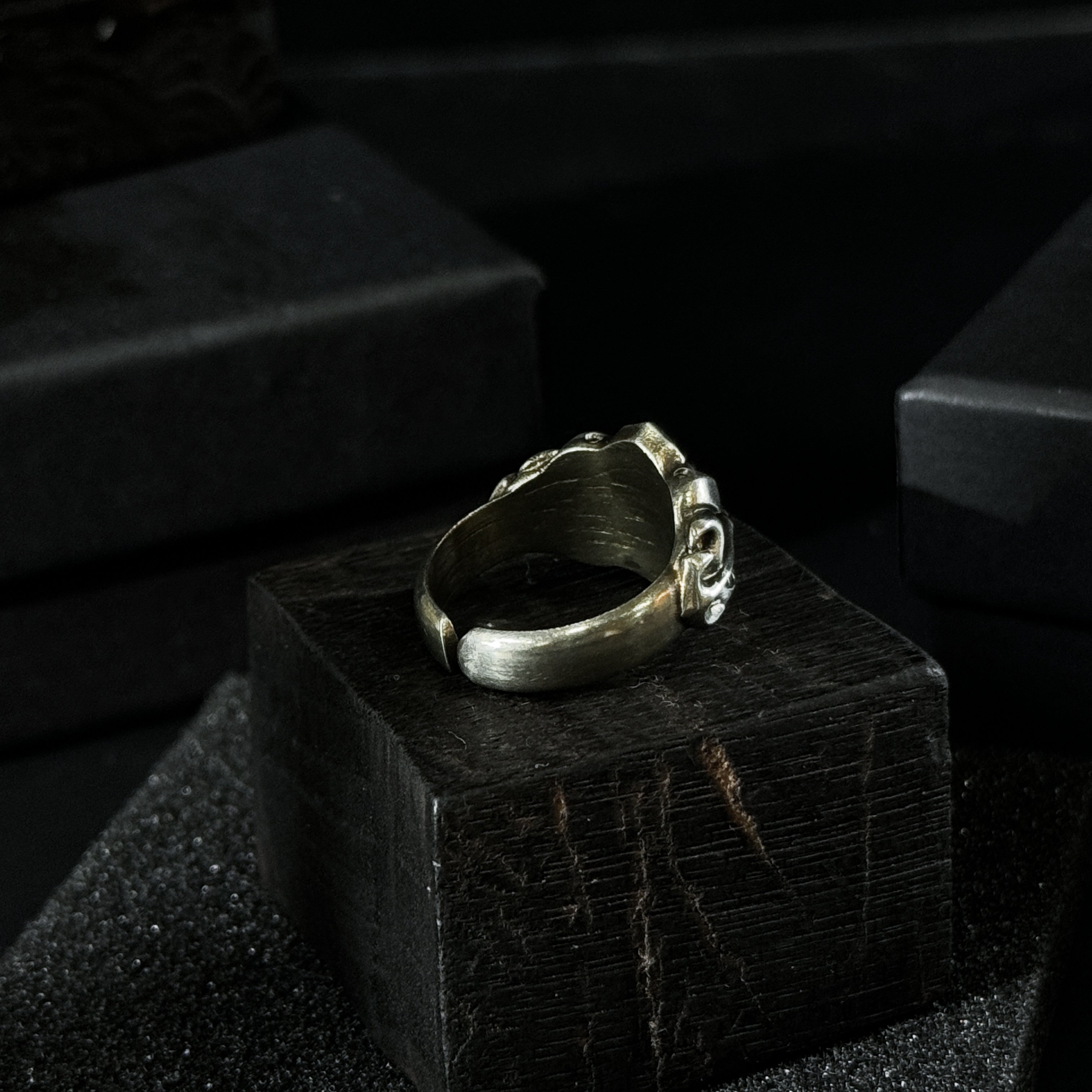 Yuuzo 925 Japan Gothic Dark Tentacle Ring • Vintage Octopus-Inspired Cross Engraved Art Band for Men & Women