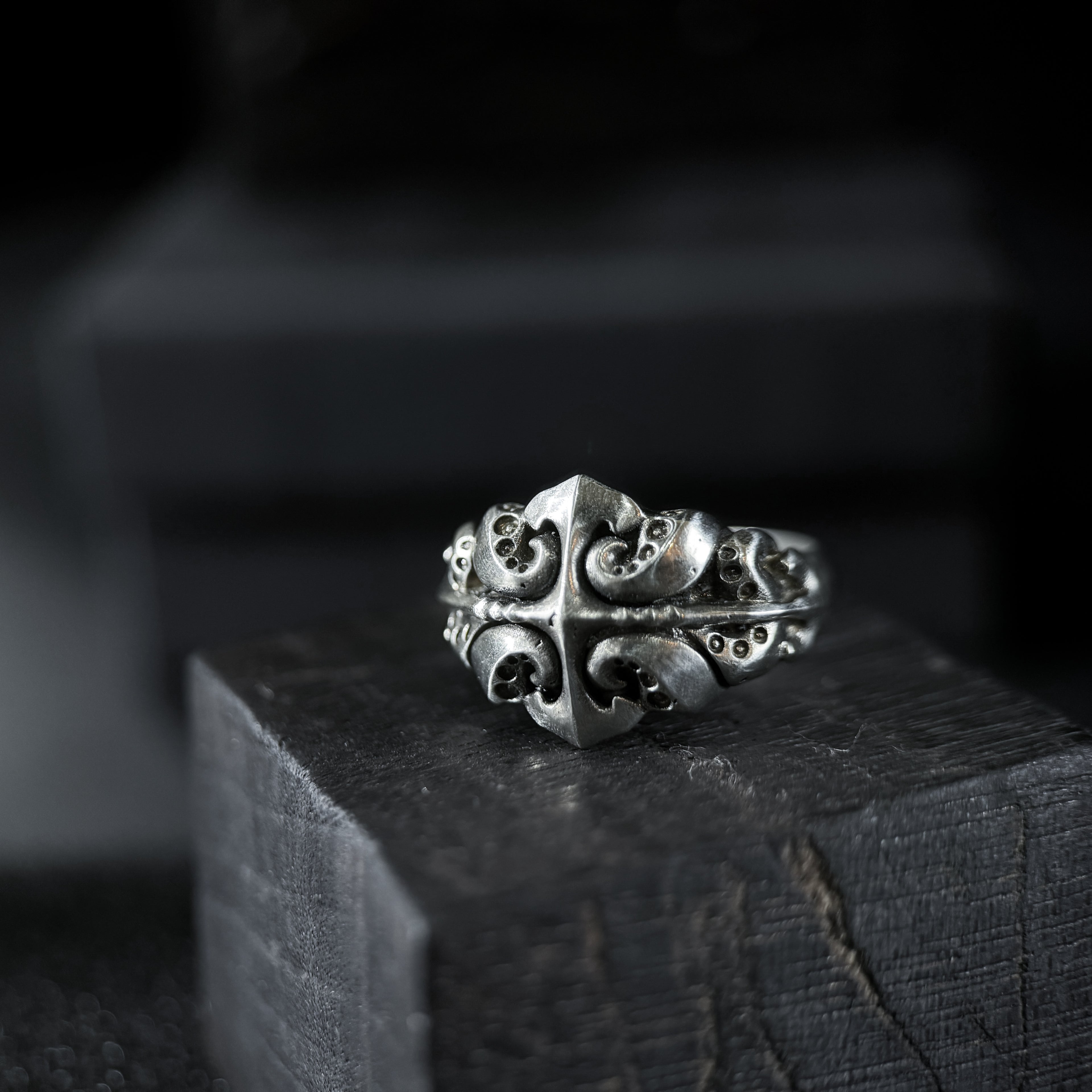 Yuuzo 925 Japan Gothic Dark Tentacle Ring • Vintage Octopus-Inspired Cross Engraved Art Band for Men & Women