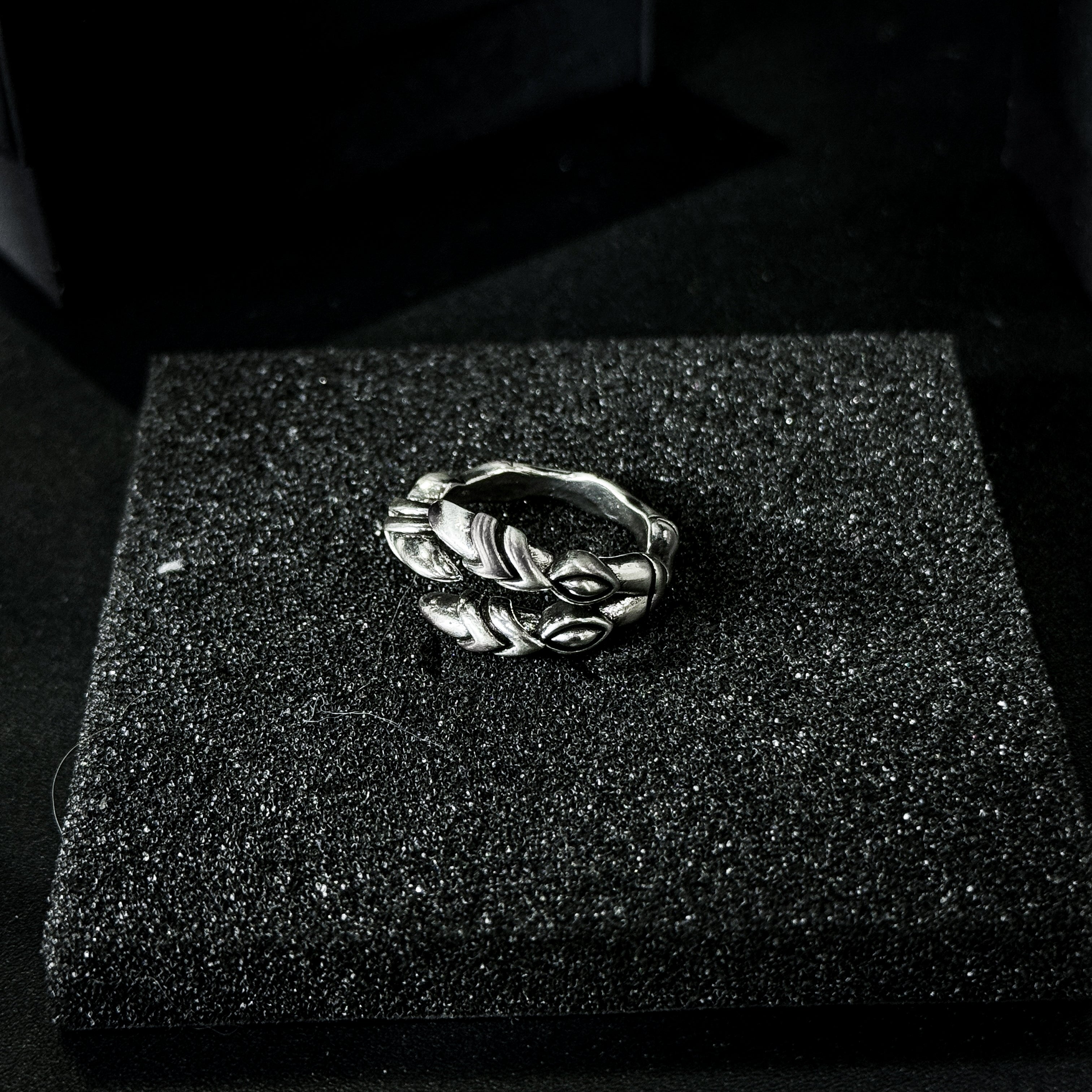 Yuuzo 925 Japan Three-Claw Dragon Talon Ring • Dark Vintage Engraved Beast Claw Art Band for Men & Women