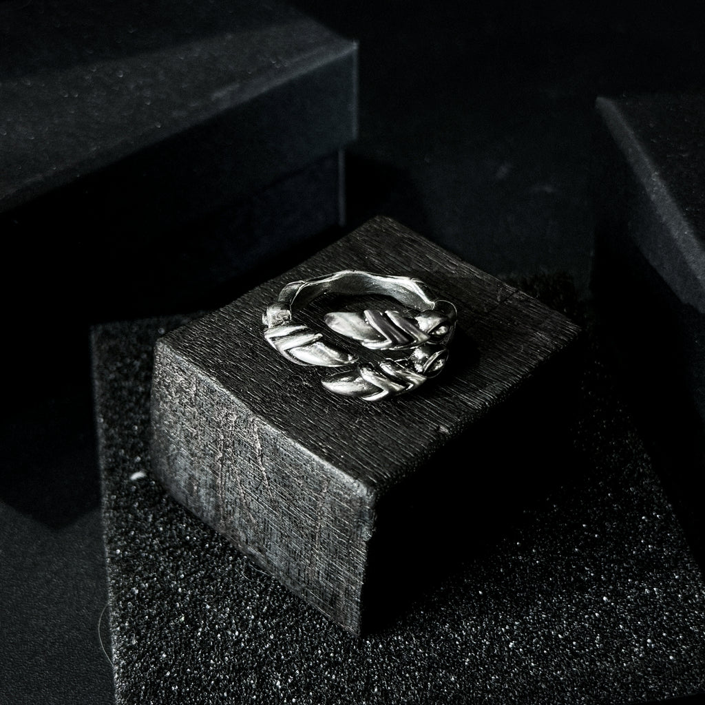 Yuuzo 925 Japan Three-Claw Dragon Talon Ring • Dark Vintage Engraved Beast Claw Art Band for Men & Women