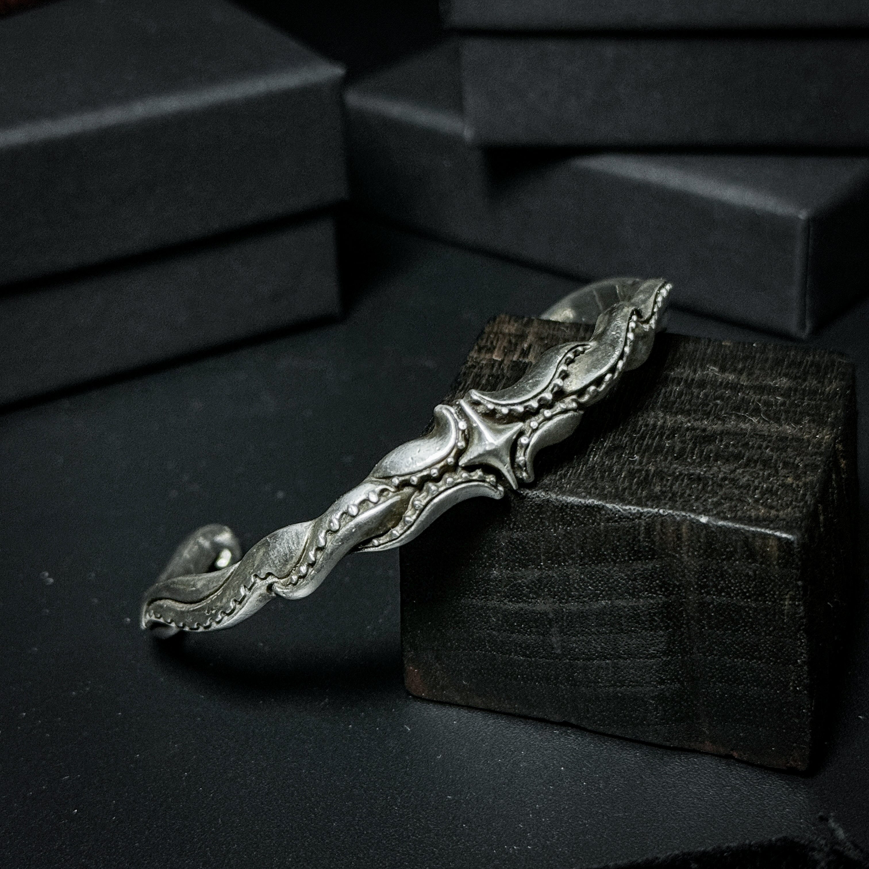 Yuuzo 925 Japan Artistic Octopus Tentacle Bracelet • Dark Vintage Sculptural Art Cuff for Men & Women