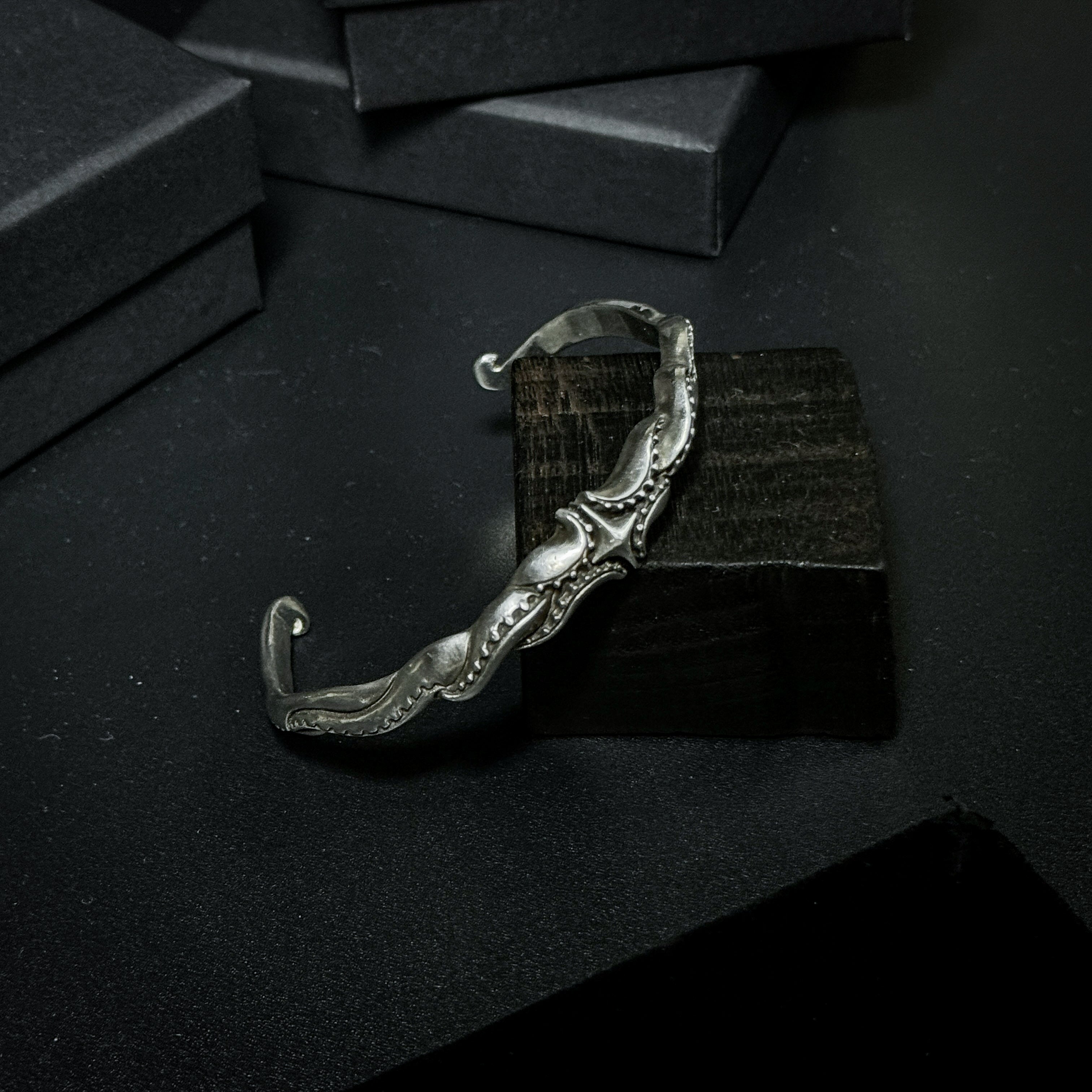 Yuuzo 925 Japan Artistic Octopus Tentacle Bracelet • Dark Vintage Sculptural Art Cuff for Men & Women