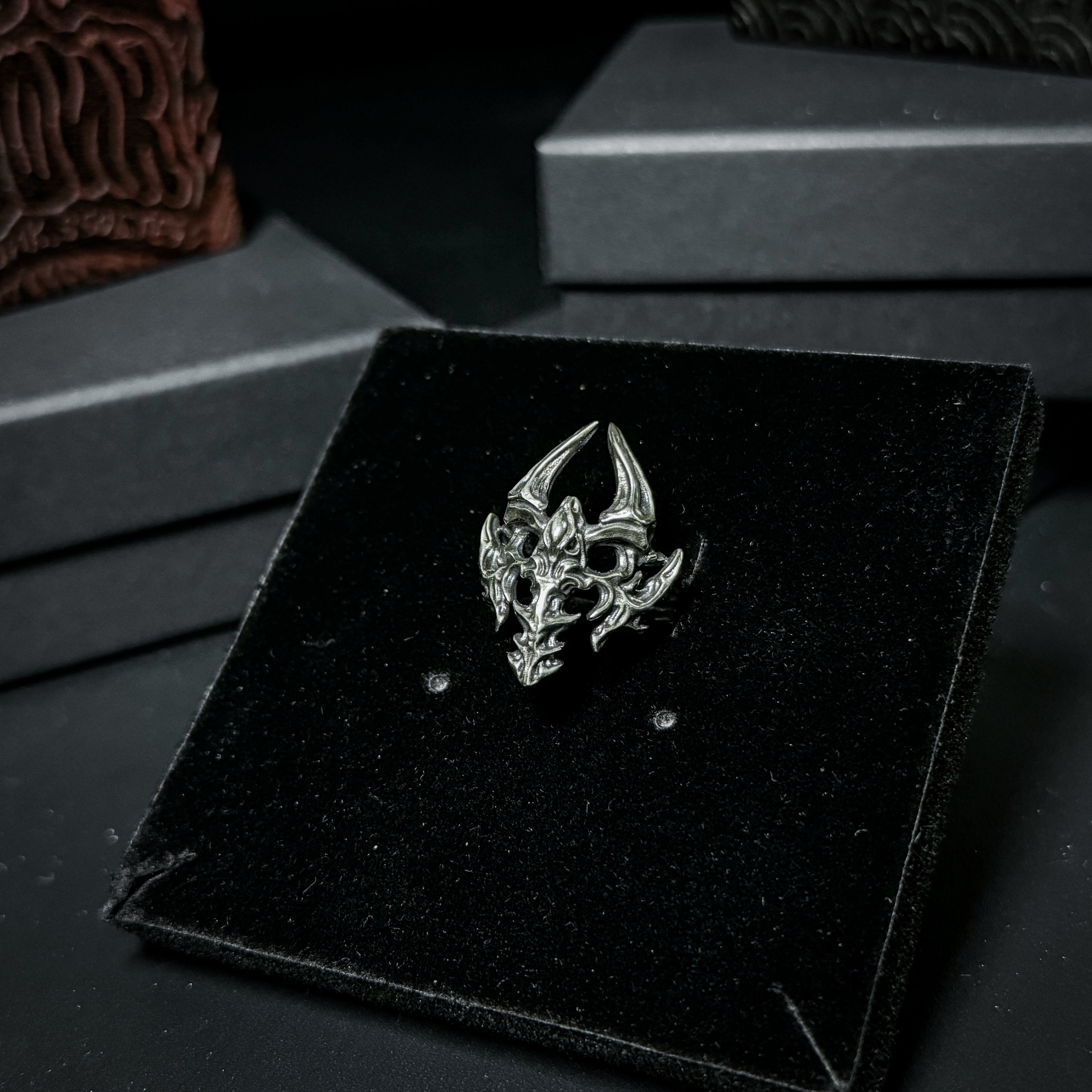Yuuzo 925 Japan Twin-Horn Scorpion Carapace Ring • Gothic Bone-Armor Art Jewelry