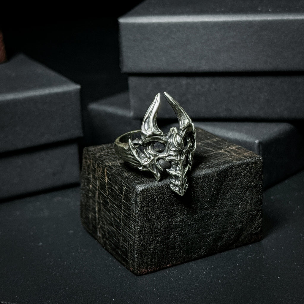 Yuuzo 925 Japan Twin-Horn Scorpion Carapace Ring • Gothic Bone-Armor Art Jewelry
