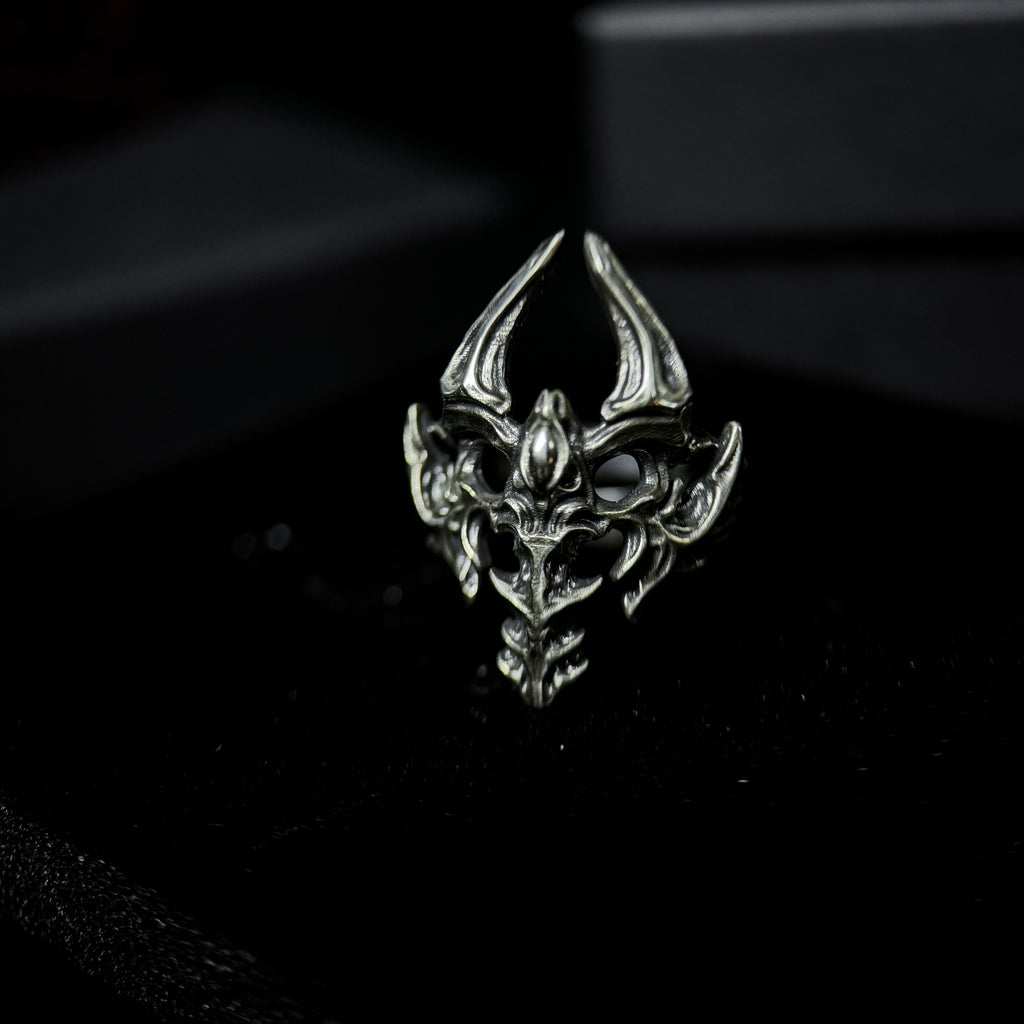 Yuuzo 925 Japan Twin-Horn Scorpion Carapace Ring • Gothic Bone-Armor Art Jewelry