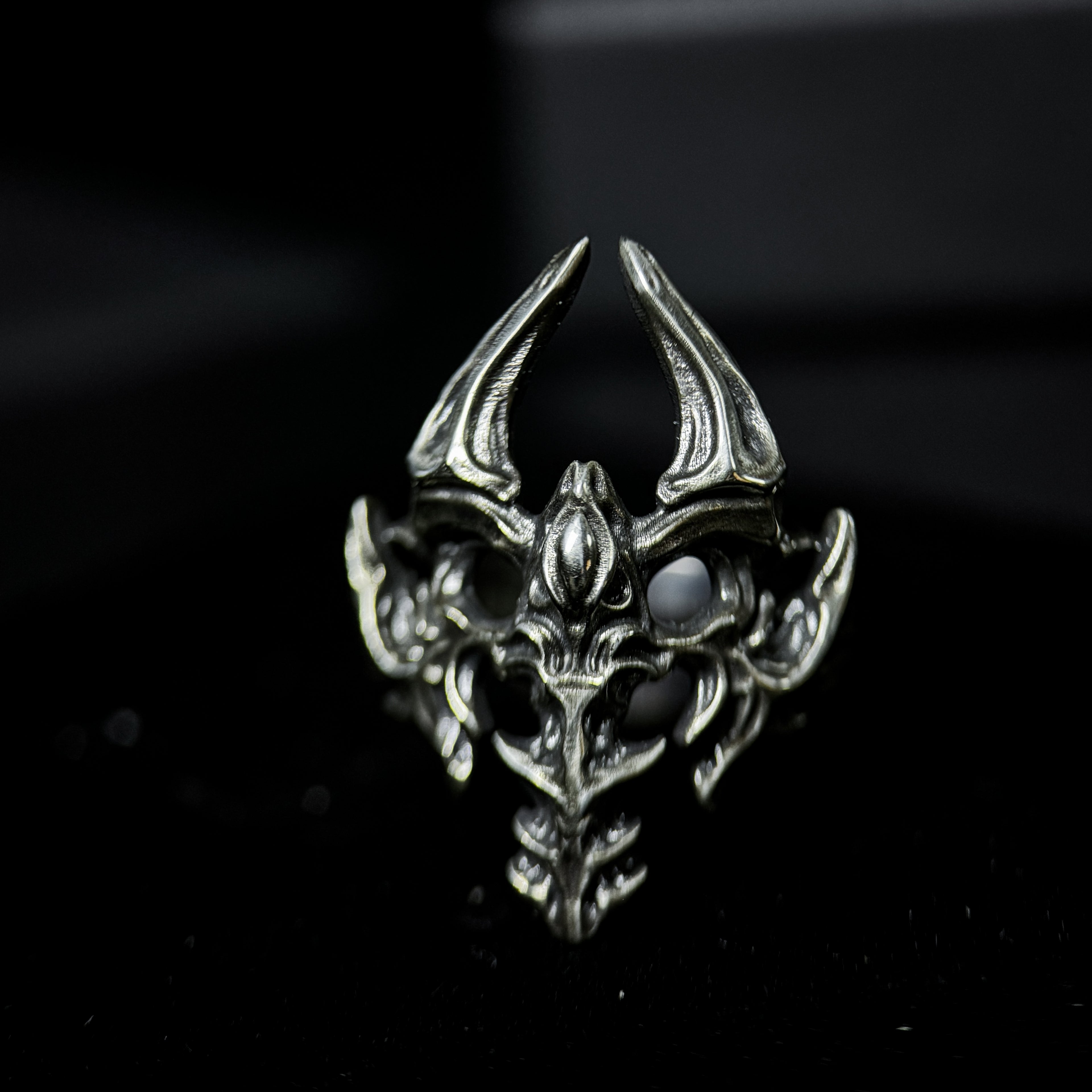 Yuuzo 925 Japan Twin-Horn Scorpion Carapace Ring • Gothic Bone-Armor Art Jewelry