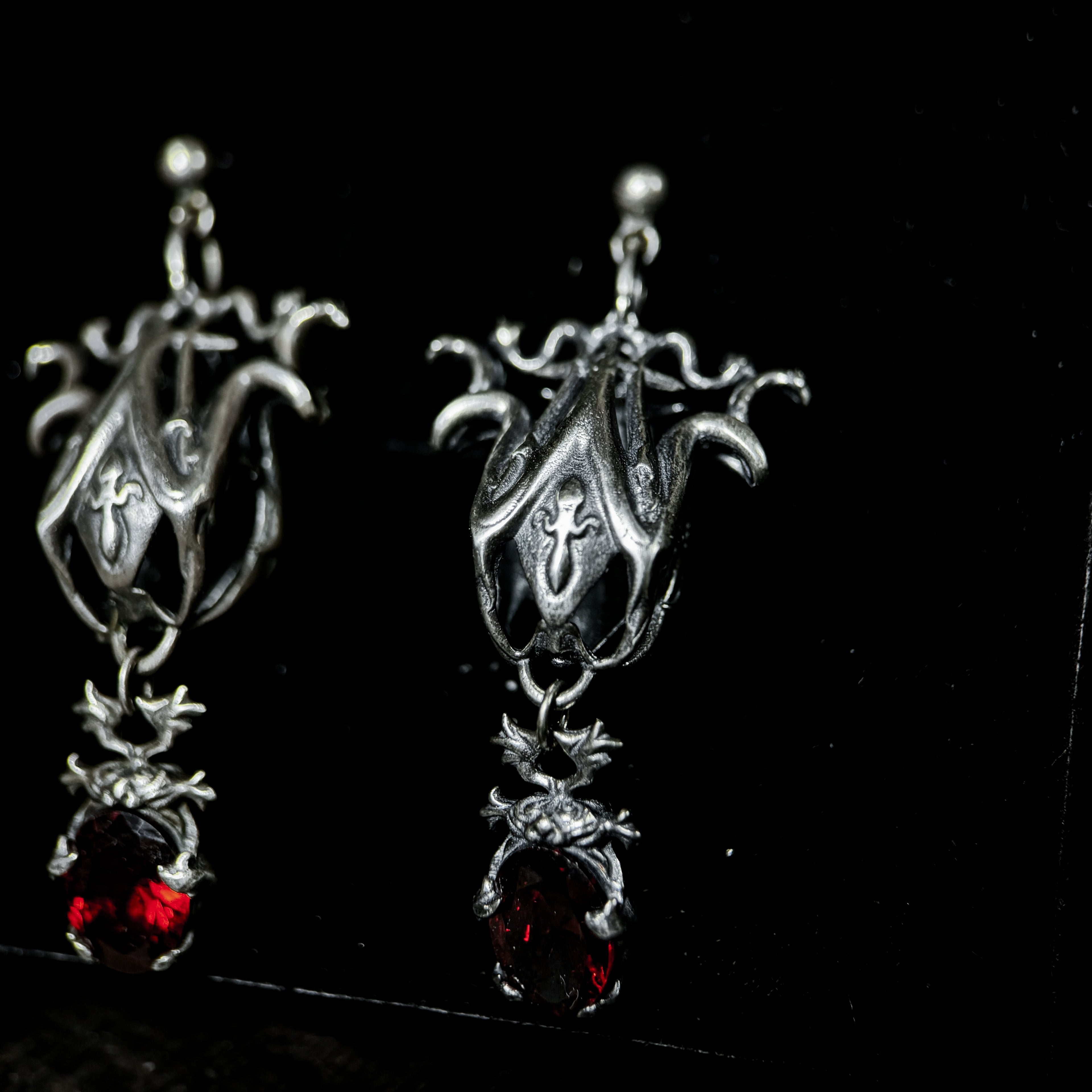 Yuuzo 925 Japan Vintage Gothic Red Dark Stone Earrings • Intricate Engraved Art Dangle Earrings for Men & Women