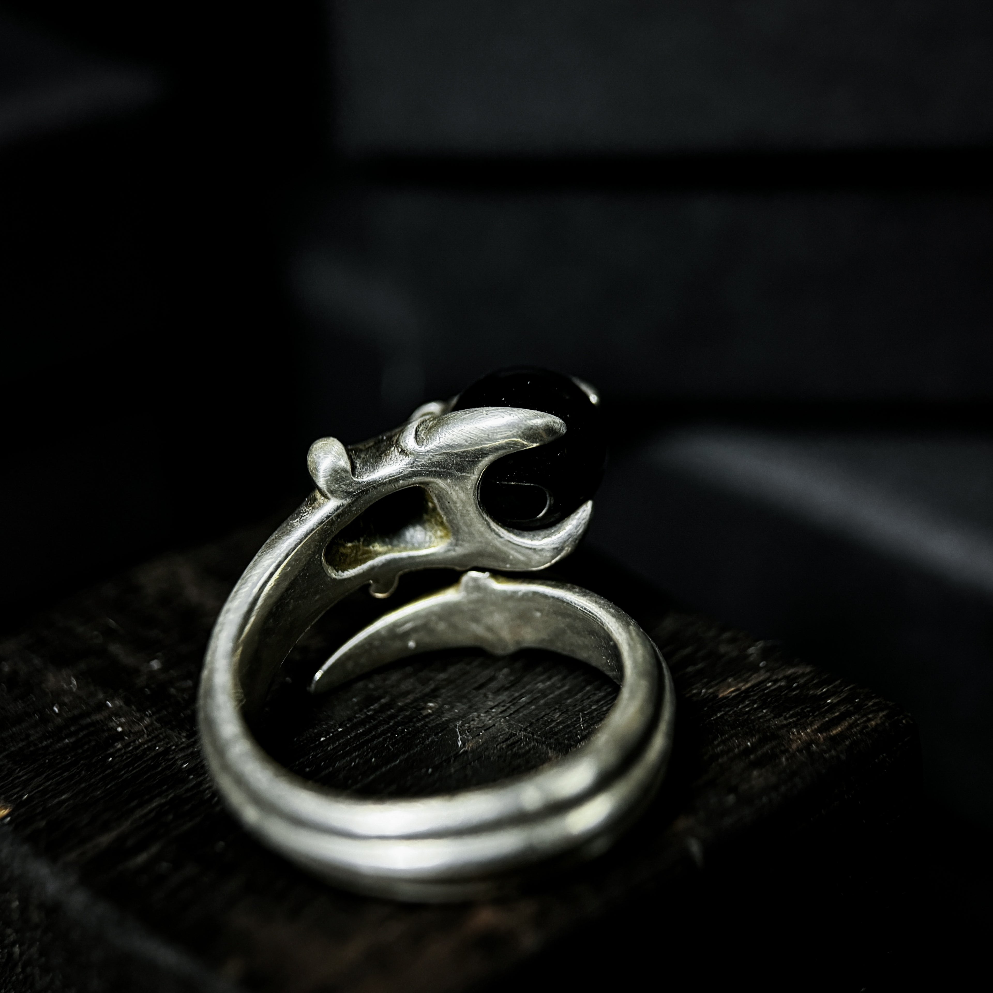 Yuuzo 925 Japan Dragon Claw Black Dark Stone Ring • Sculpted Vintage Engraved Art Band for Men & Women