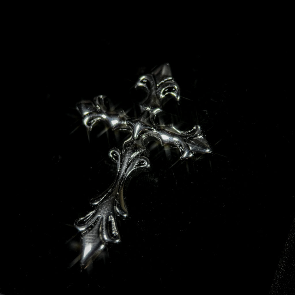 Yuuzo 925 Japan Artistic Fleur-de-Lis Cross Pendant • Dark Vintage Sculptural Art Necklace Pendant for Men & Women