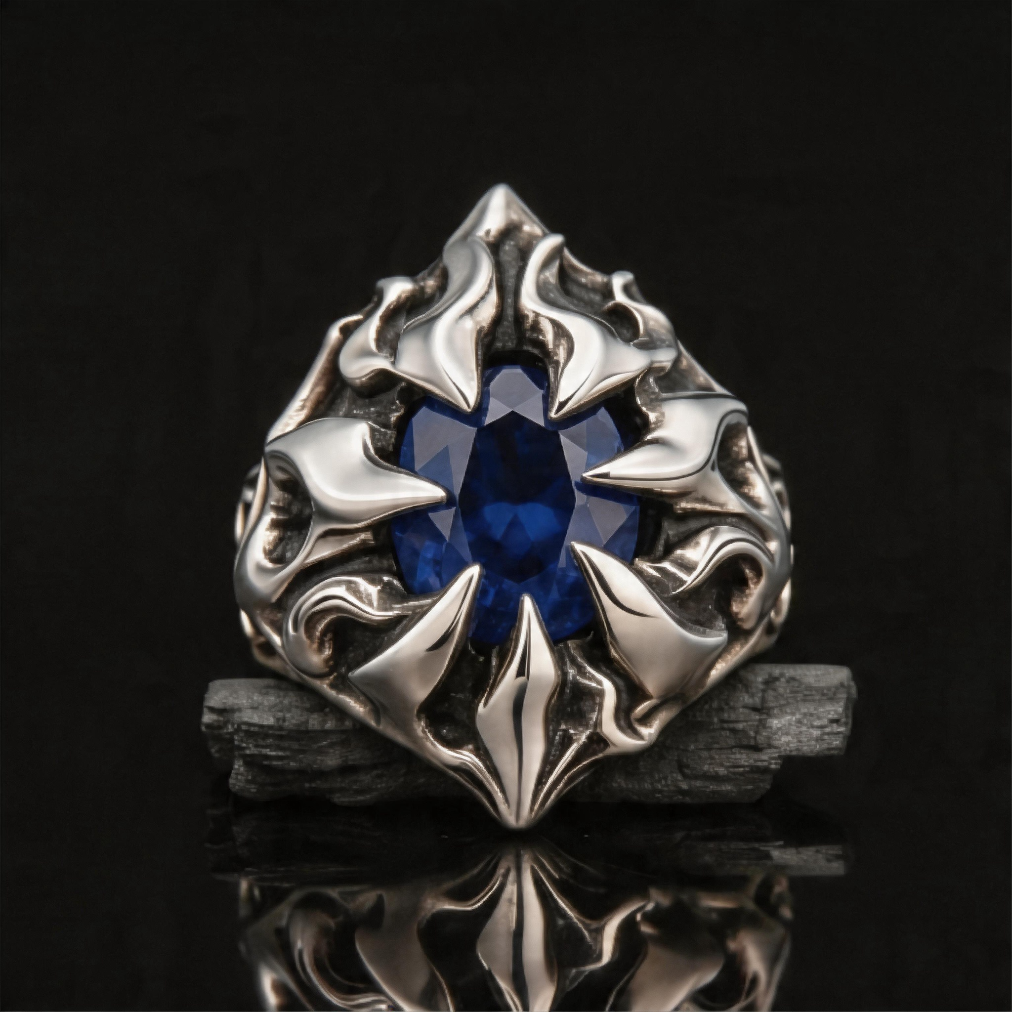 Yuuzo 925 Japan Blue Stone Spike Ring • Aggressive Gothic Design Adjustable Ring with Claw Style for Statement Jewelry, Dark Aesthetic and Streetwear Outfit