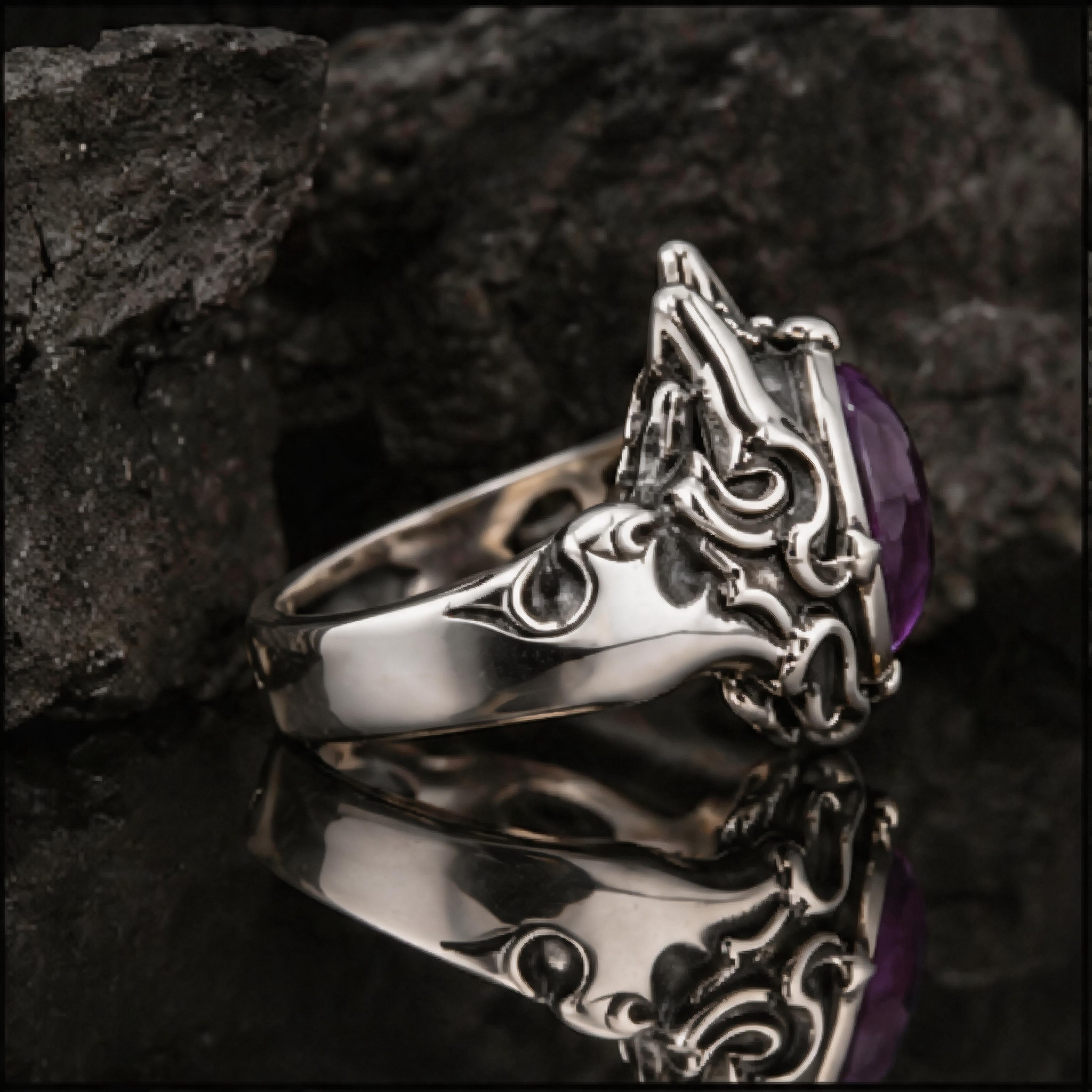 Yuuzo 925 Japan Purple Stone Statement Ring • Gothic Vintage Design Adjustable Ring for Streetwear Outfit and Dark Style Lovers