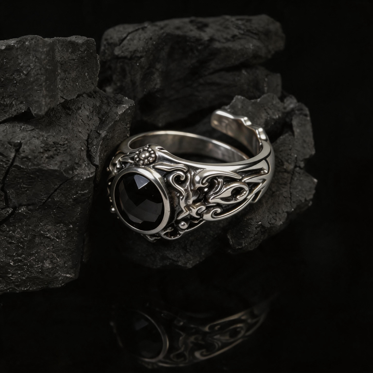 Yuuzo Black Gem Gothic 925 Sterling Silver Ring