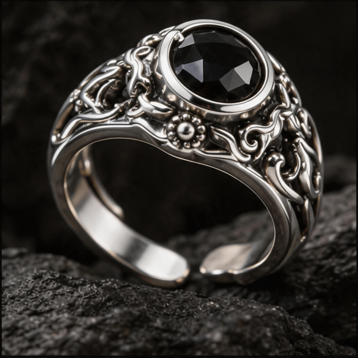 Yuuzo Black Gem Gothic 925 Sterling Silver Ring